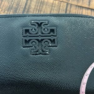 I’m selling my Tori Borsch wallet